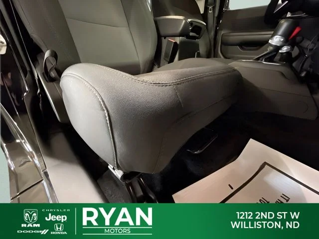 Used 2023 Black Jeep Sport image 34