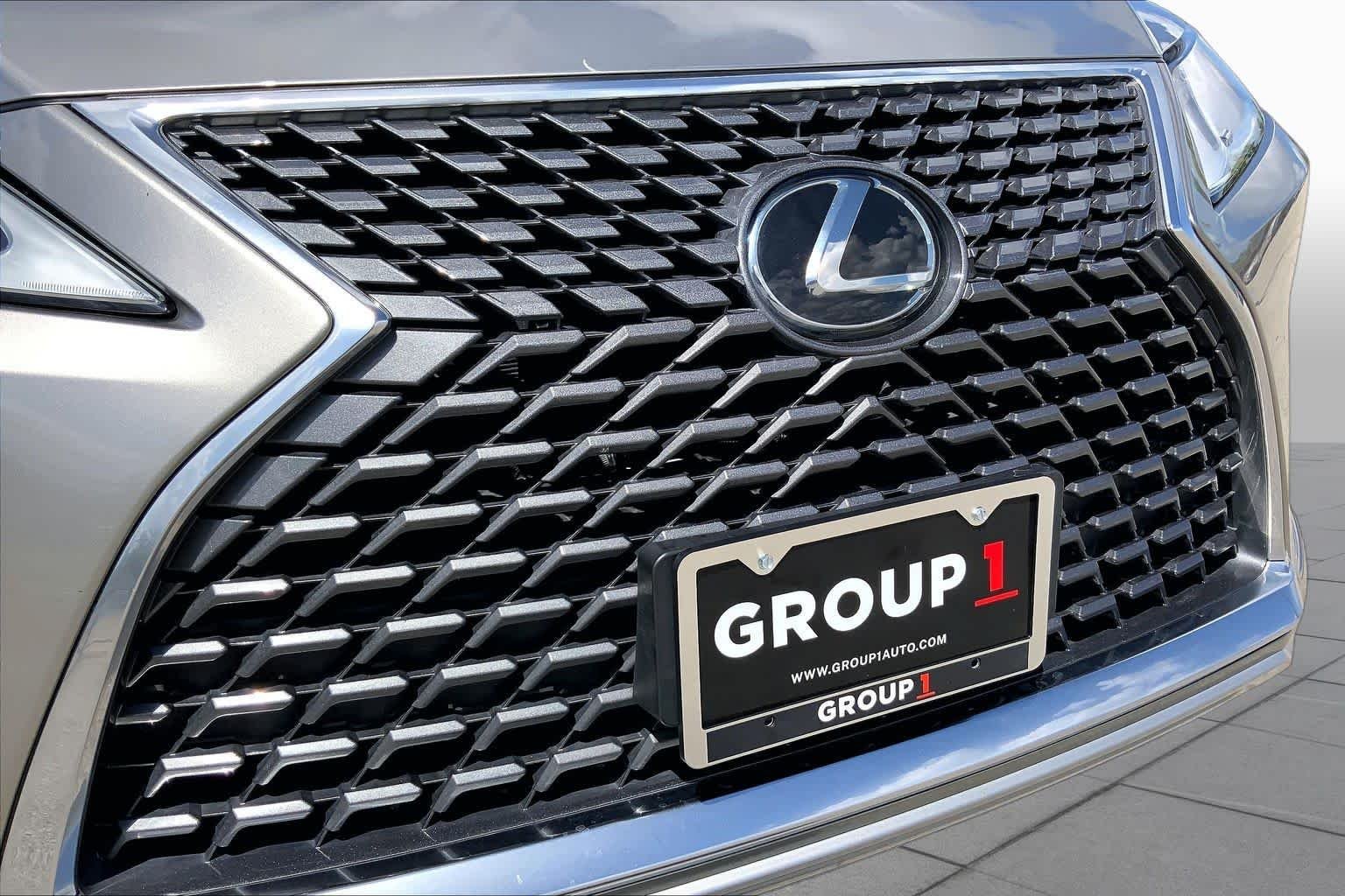 Used 2022 Atomic Silver Lexus  image 29