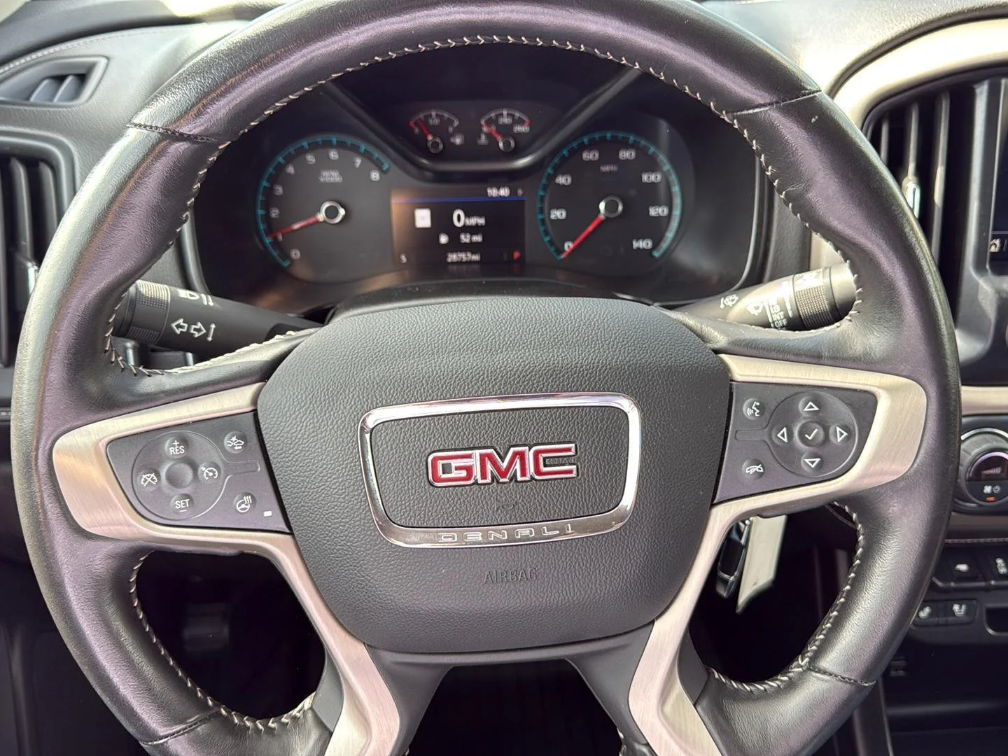 Used 2022 Onyx Black GMC 4WD Denali image 20
