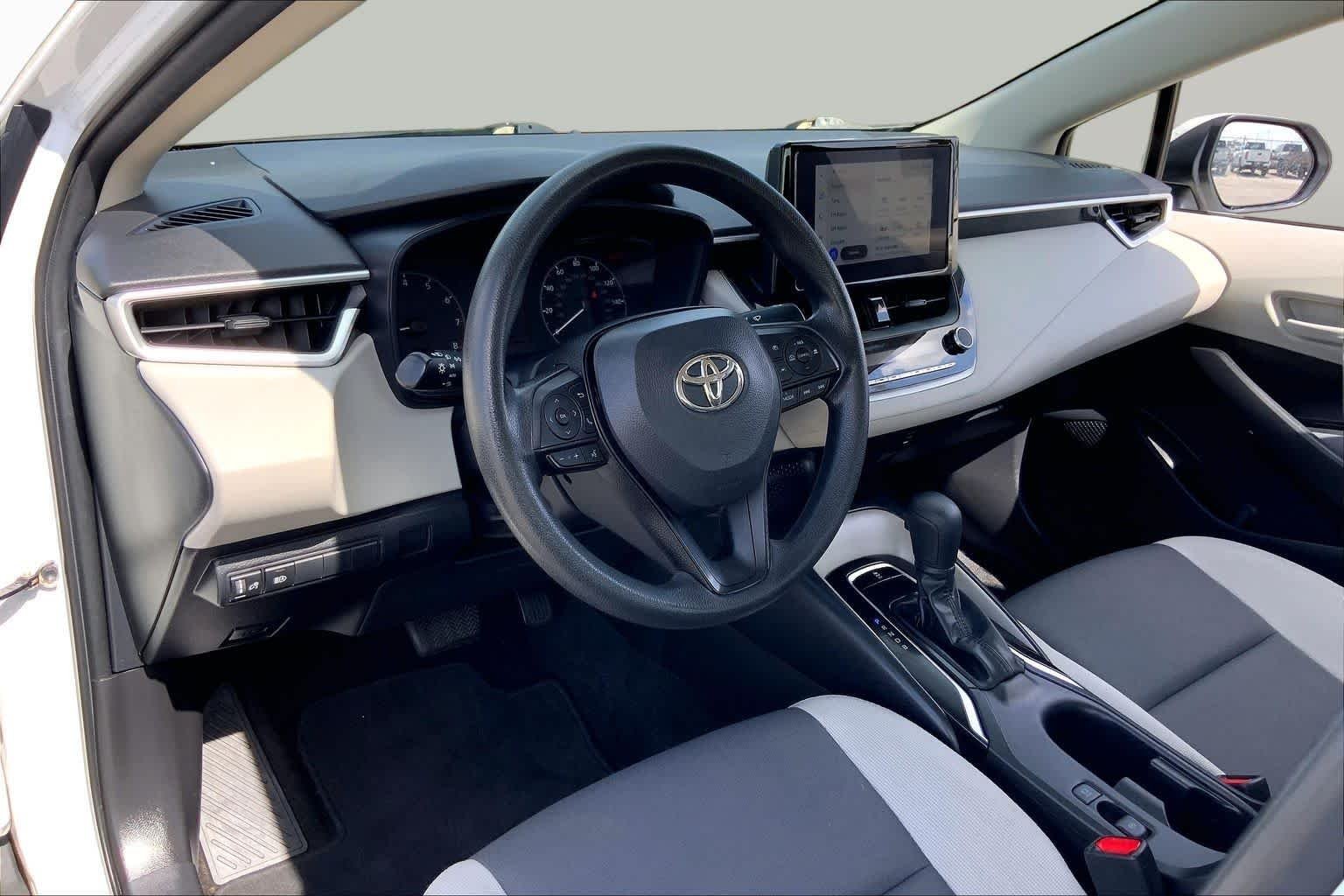 Used 2023 Ice Cap Toyota LE image 17