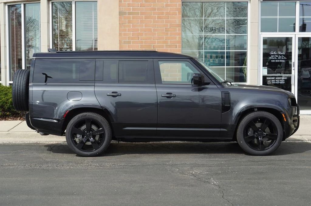 New 2026 Carpathian Grey Land Rover X-Dynamic SE image 8