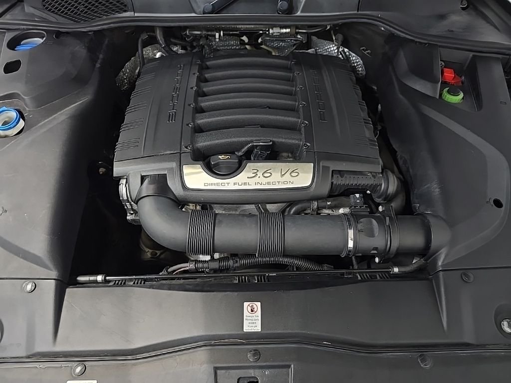 Used 2017 Black Porsche Base image 13