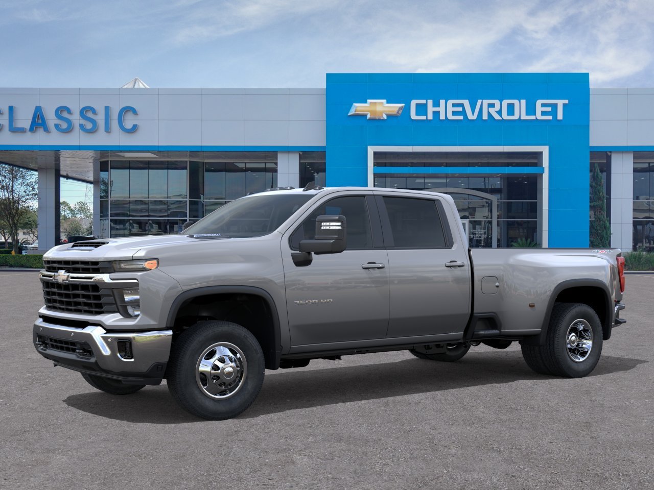 2026 Chevrolet Silverado 3500 HD photo 2 of 32