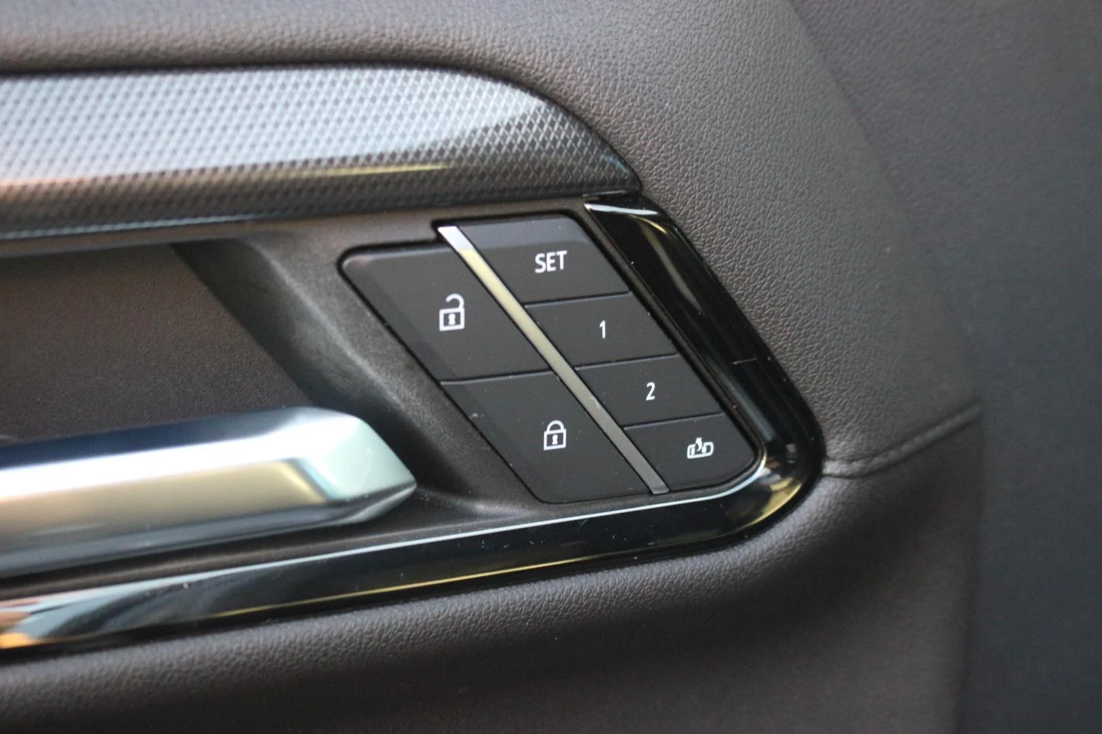Used 2024 Onyx Black GMC AT4 image 12