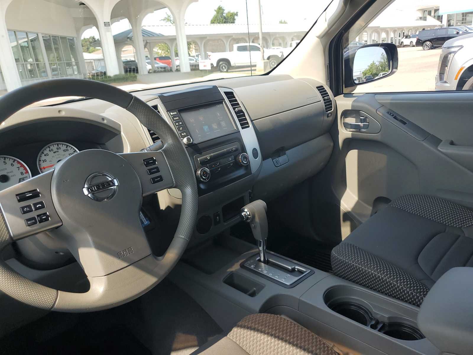 Used 2019  Nissan Desert Runner image 16