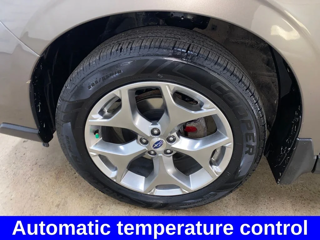 2018 Subaru Forester Touring - Photo 17