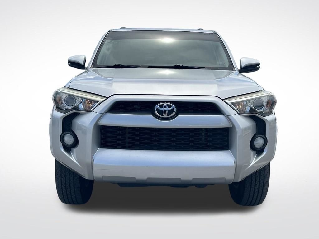 Used 2019 Silver Toyota SR5 Premium image 9