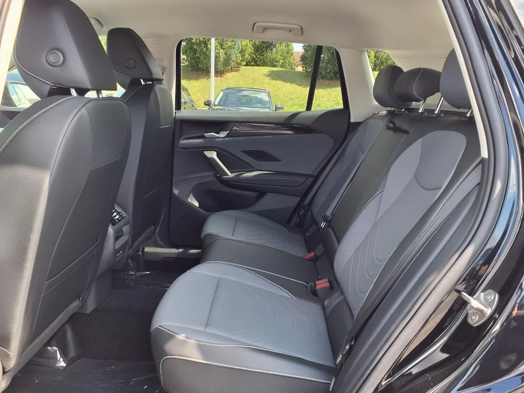 New 2026 Deep Black Pearl Volkswagen 2.0T SE image 17