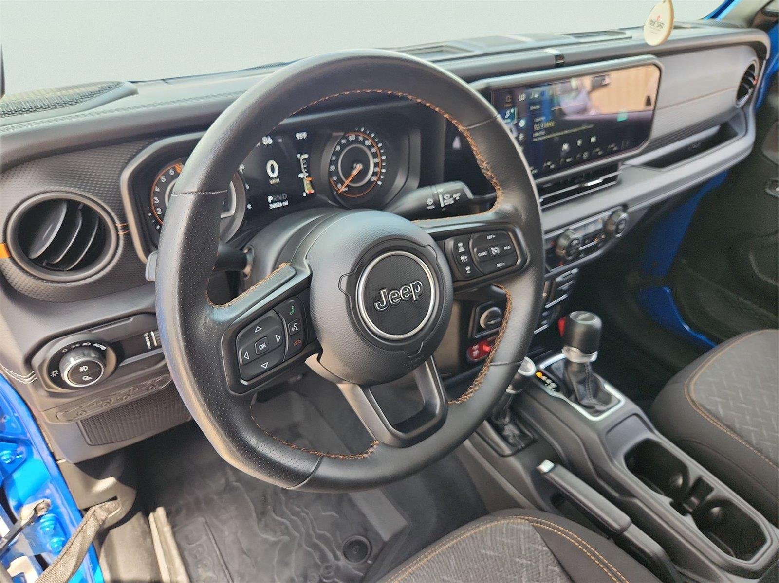 2024 Jeep Gladiator photo 10 of 33