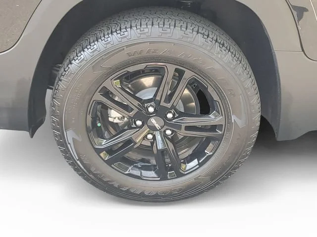 Used 2024 Ebony Twilight Metallic GMC AT4 image 30