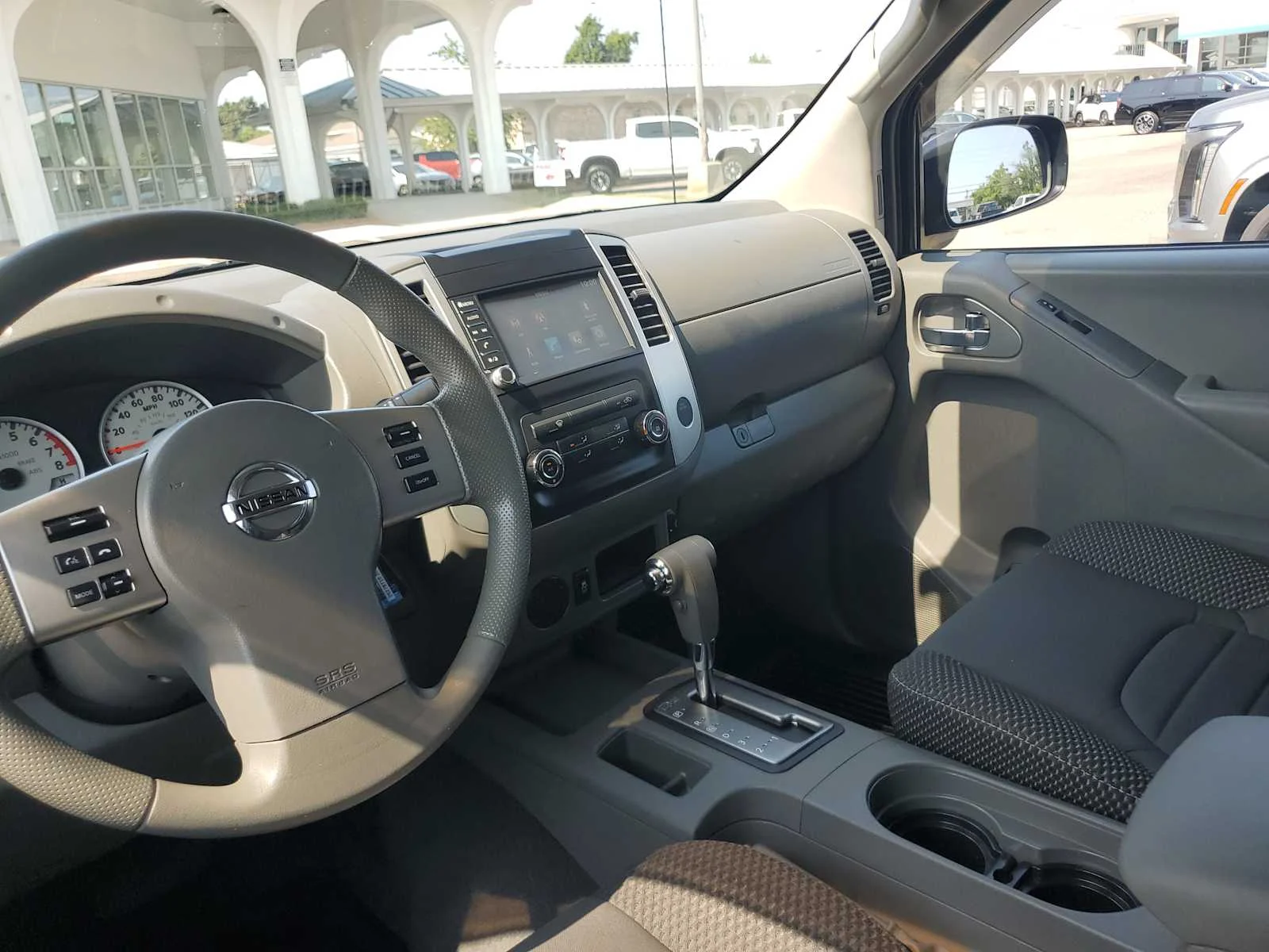 Used 2019  Nissan Desert Runner image 16