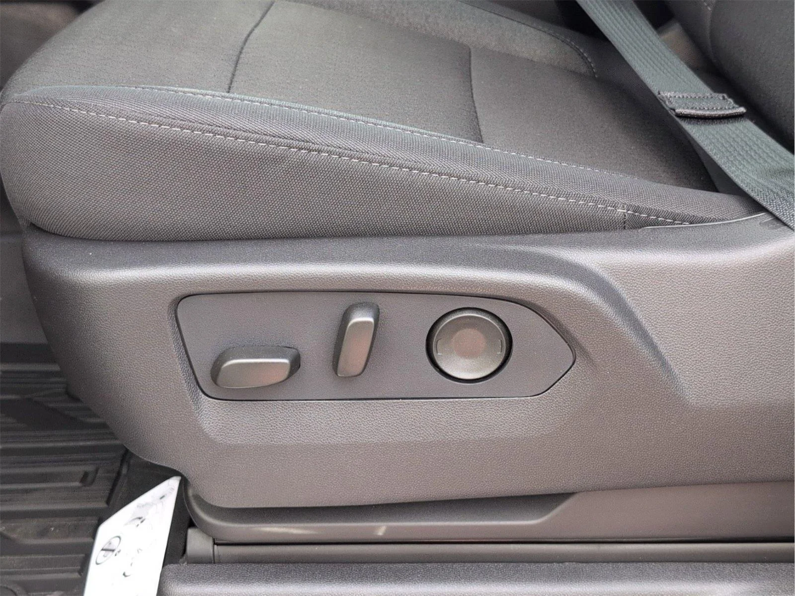 New 2026 Onyx Black GMC Elevation image 13