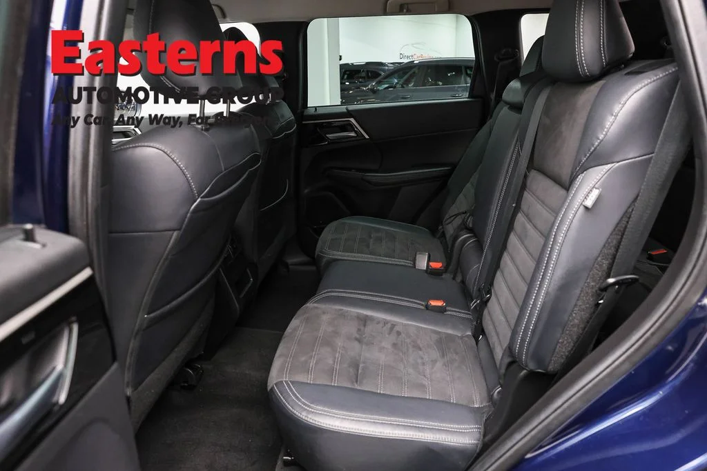 Used 2023 Blue Mitsubishi SE image 20