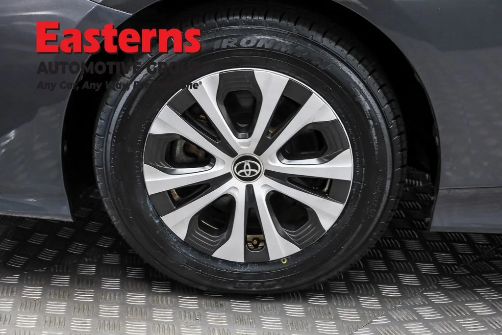 Used 2022 Gray Toyota XLE image 31