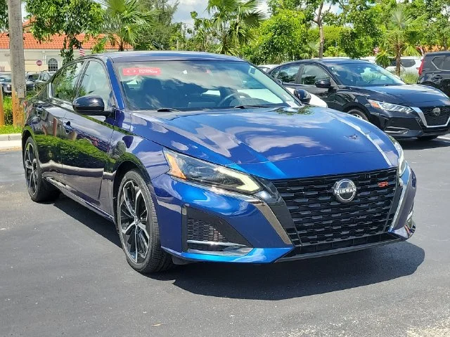 Certified Used 2023 Blue Nissan 2.5 SR image 3