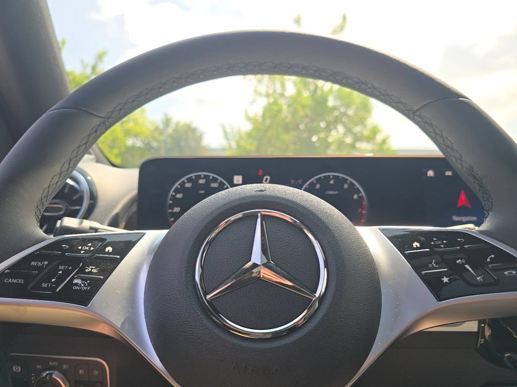 New 2026 MANUFAKTUR Patagonia Red Metallic Mercedes-Benz GLB 250 image 66