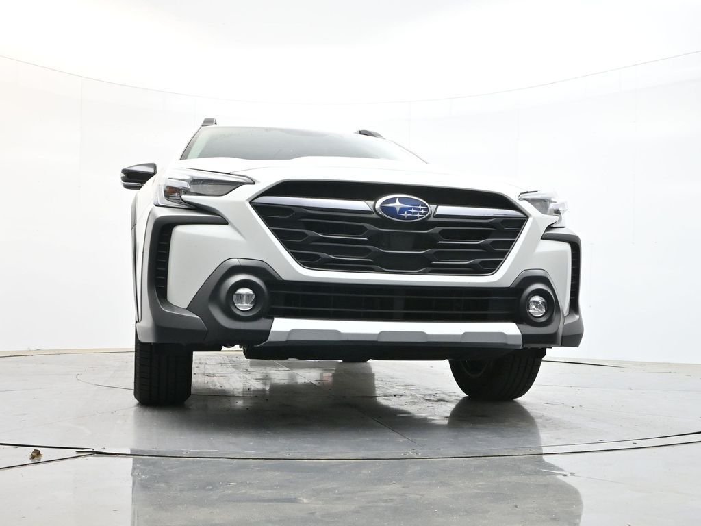 Used 2025 Crystal White Pearl Subaru Limited image 37