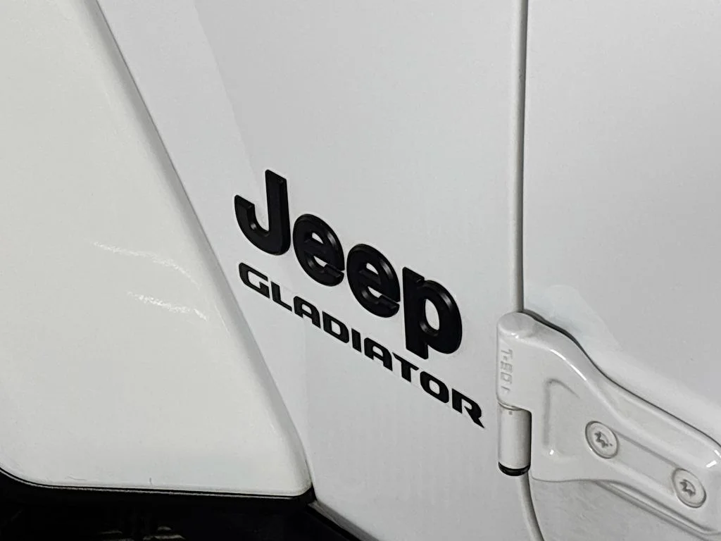 Used 2021 White Jeep Willys image 23
