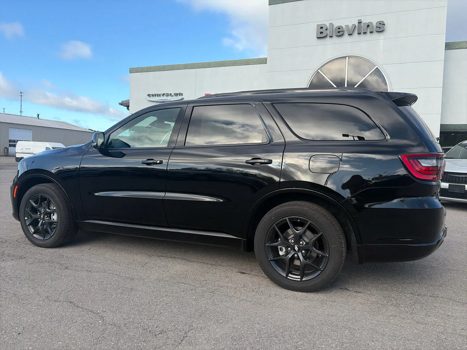 New 2027 Pitch-Black Exterior Paint Dodge GT Premium HEMI image 5