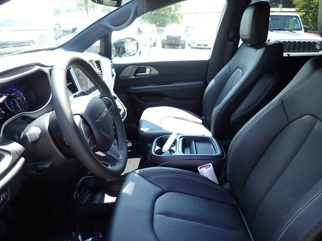 New 2027 White/off-white Chrysler LX image 12