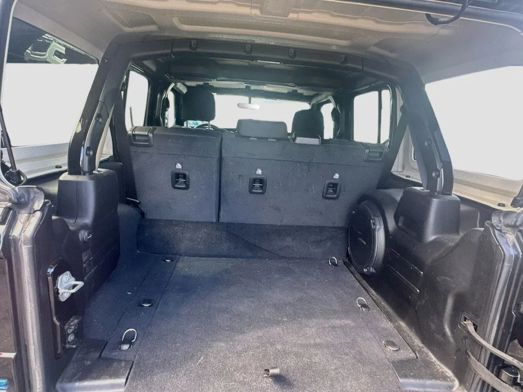 Used 2022 Black Jeep Unlimited Rubicon 4xe image 29