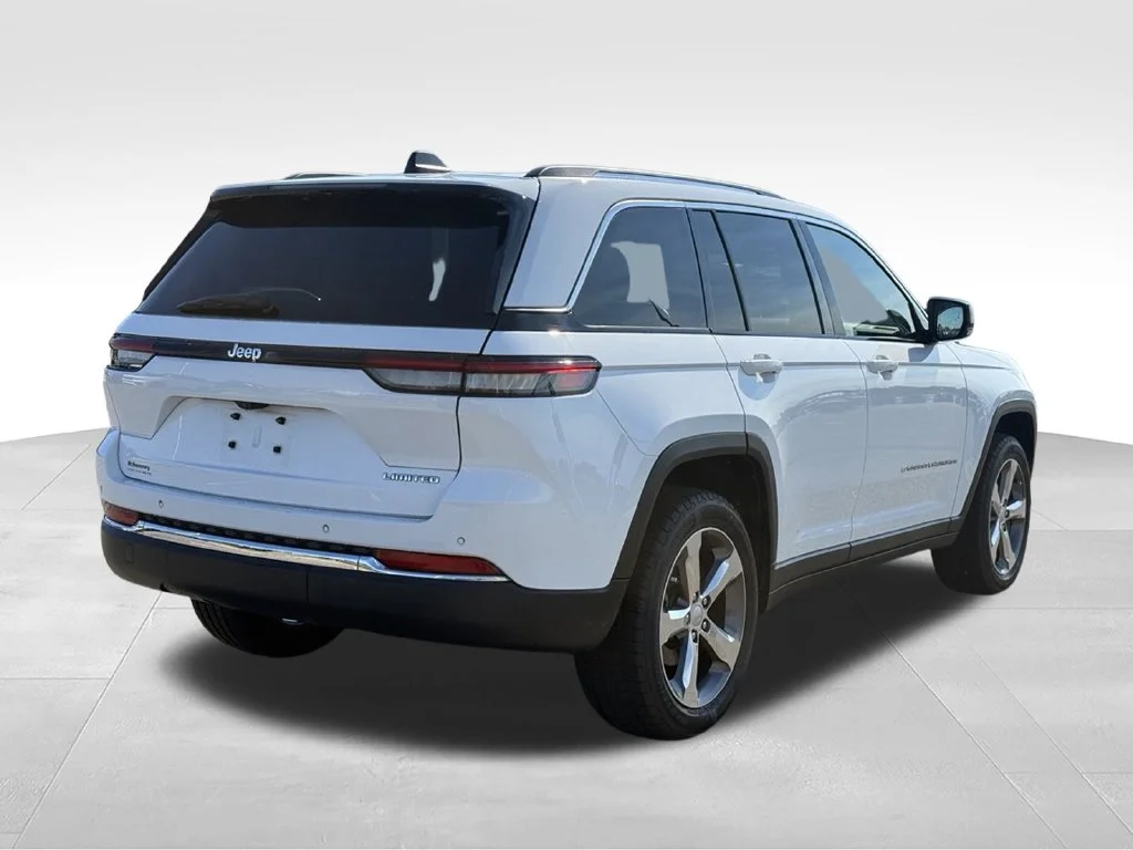 Used 2022 White Jeep Limited image 26