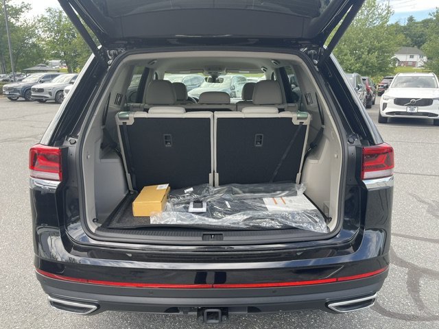 New 2026 Deep Black Pearl Volkswagen 2.0T SE W/TECHNOLOGY image 9