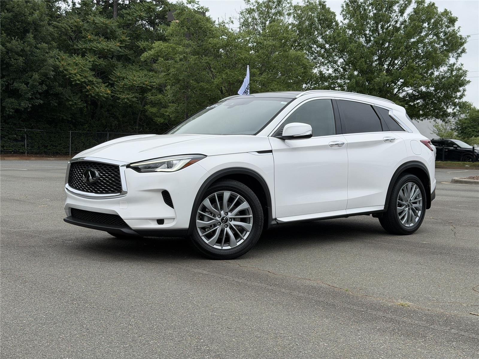 Used 2024 Lunar White INFINITI LUXE image 1