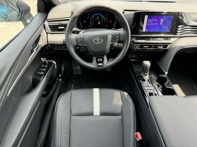 Used 2025  Toyota SE image 16