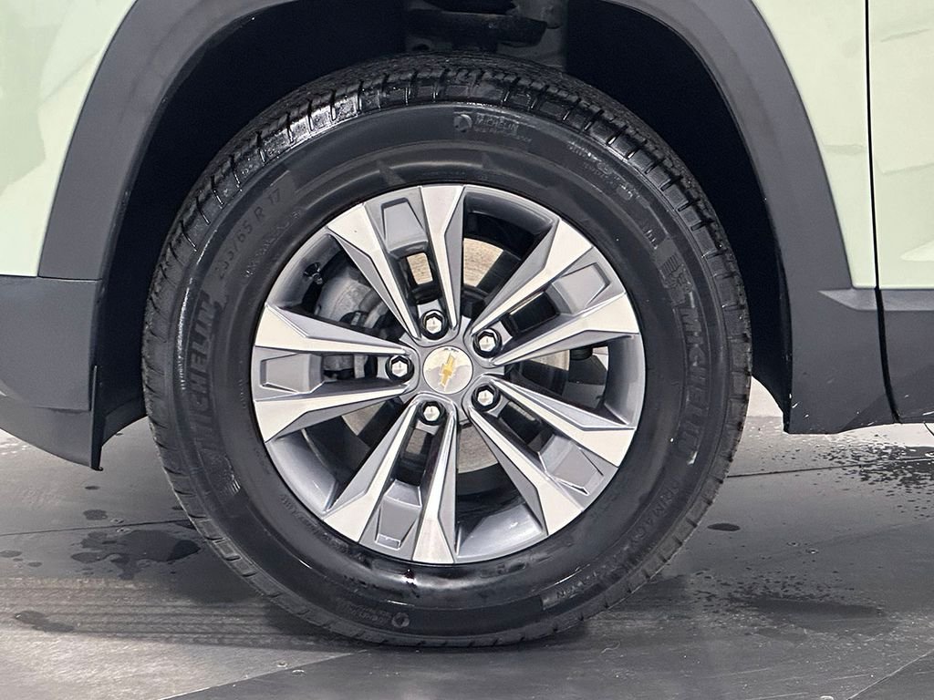 Used 2025 Green Chevrolet LT image 35