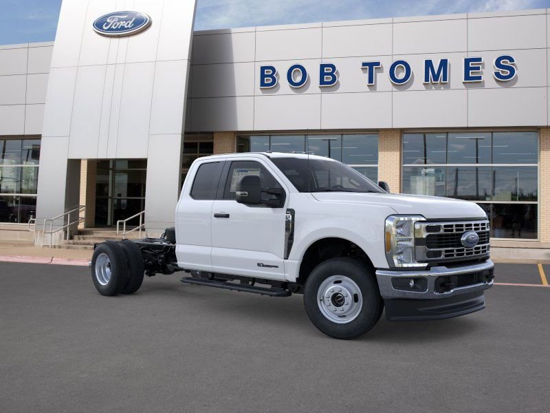 2025 Ford F-350 Super Duty Chassis Cab XL - Photo 9