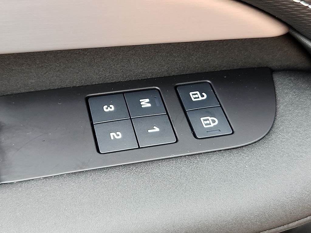 2026 Land Rover Discovery Gemini Edition - Photo 25