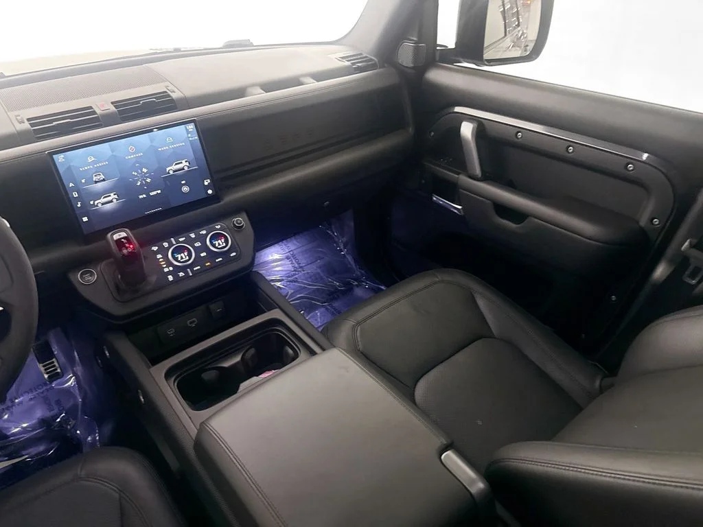 Certified Used 2024 Gray Land Rover V8 image 22