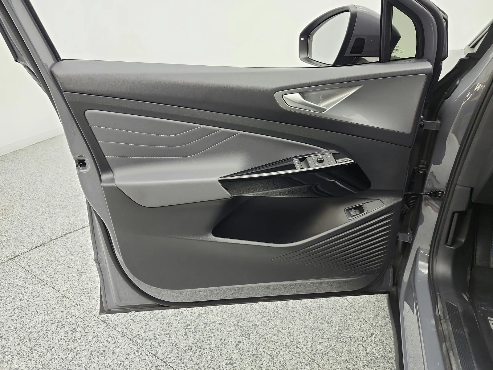 Used 2023 Pure Gray w/Black Roof Volkswagen Pro S Plus image 12