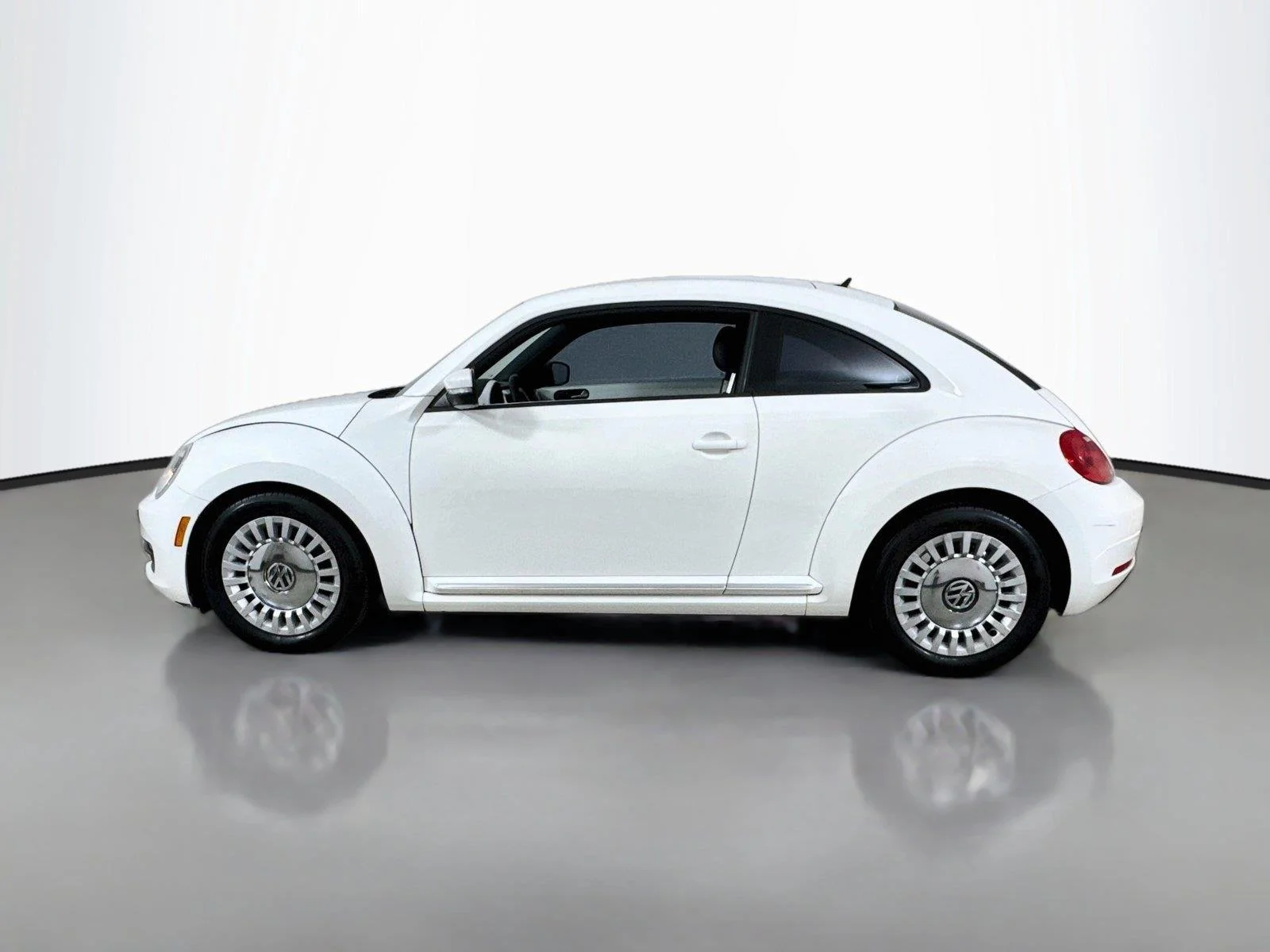 Used 2013 Candy White Volkswagen 2.5L image 3