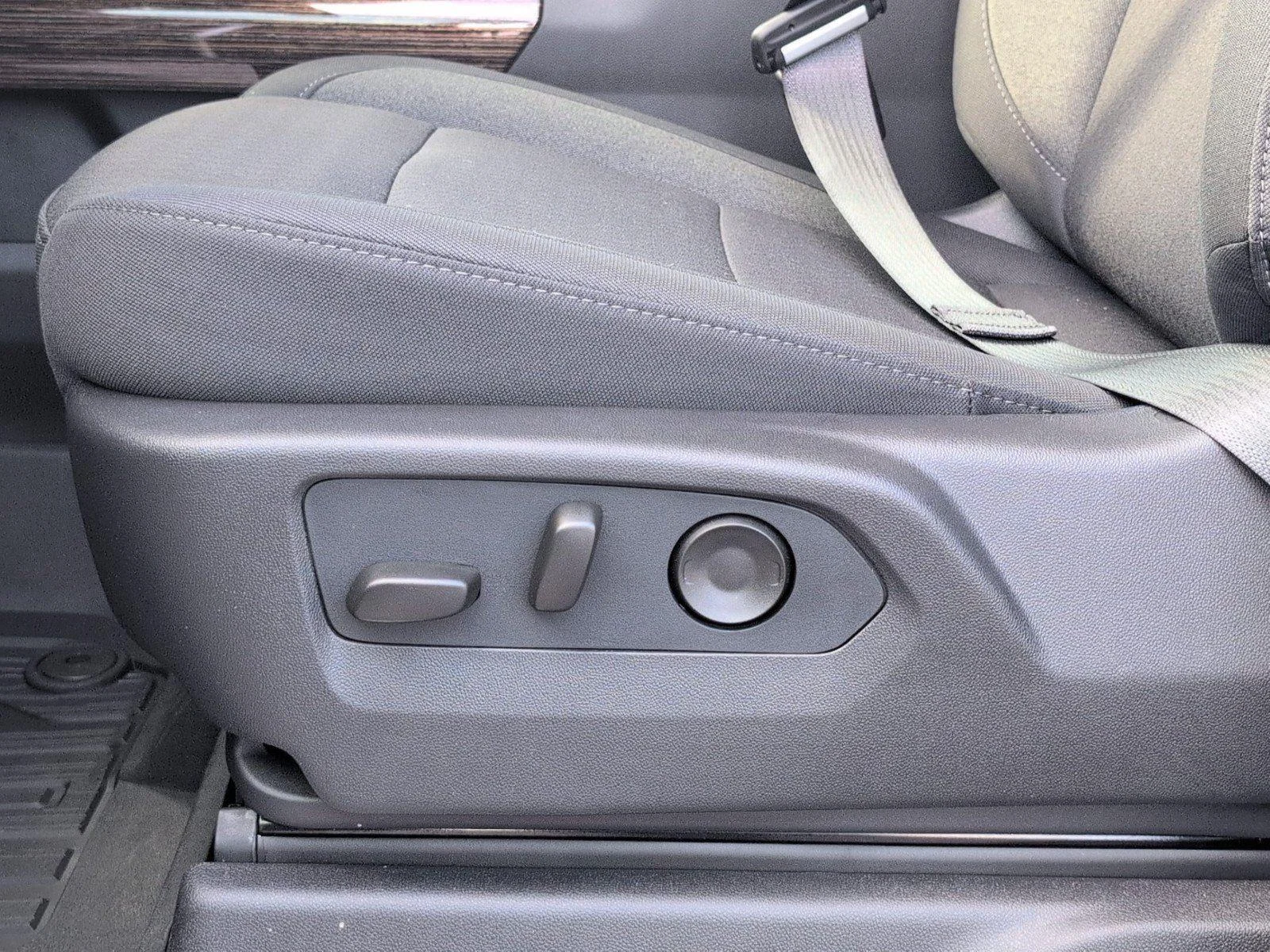 New 2026 Summit White GMC Elevation image 14