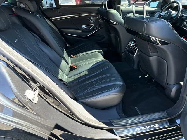 Used 2017 Black Mercedes-Benz 4MATIC® image 15