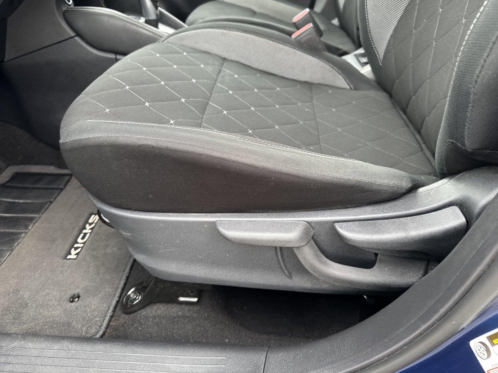 Used 2020 Deep Blue Pearl/Fresh Powder Nissan SV image 10