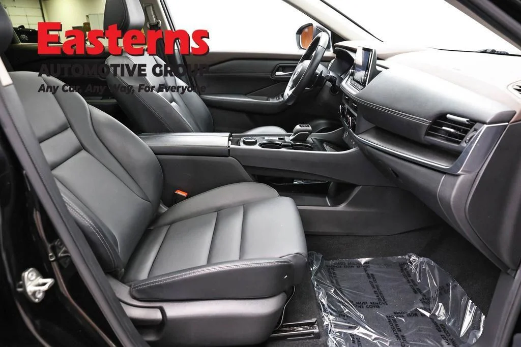 Used 2023 Black Nissan SV image 27