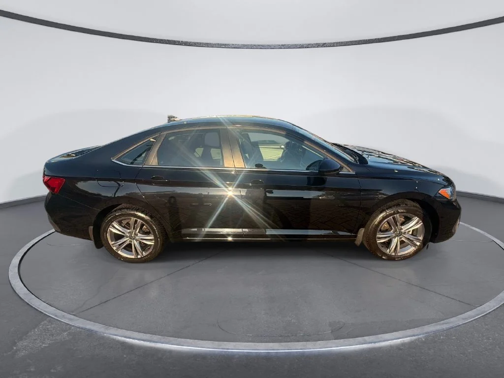 Used 2022  Volkswagen 1.5T SE image 8