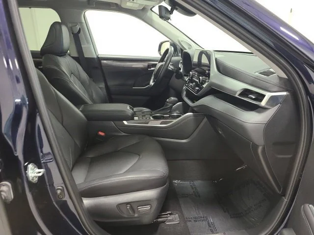Used 2023 Blueprint Toyota Platinum image 11