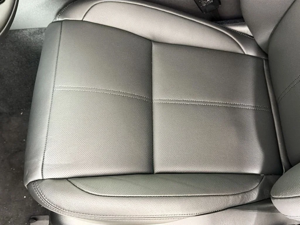 New 2026 Santorini Black LAND ROVER S image 20