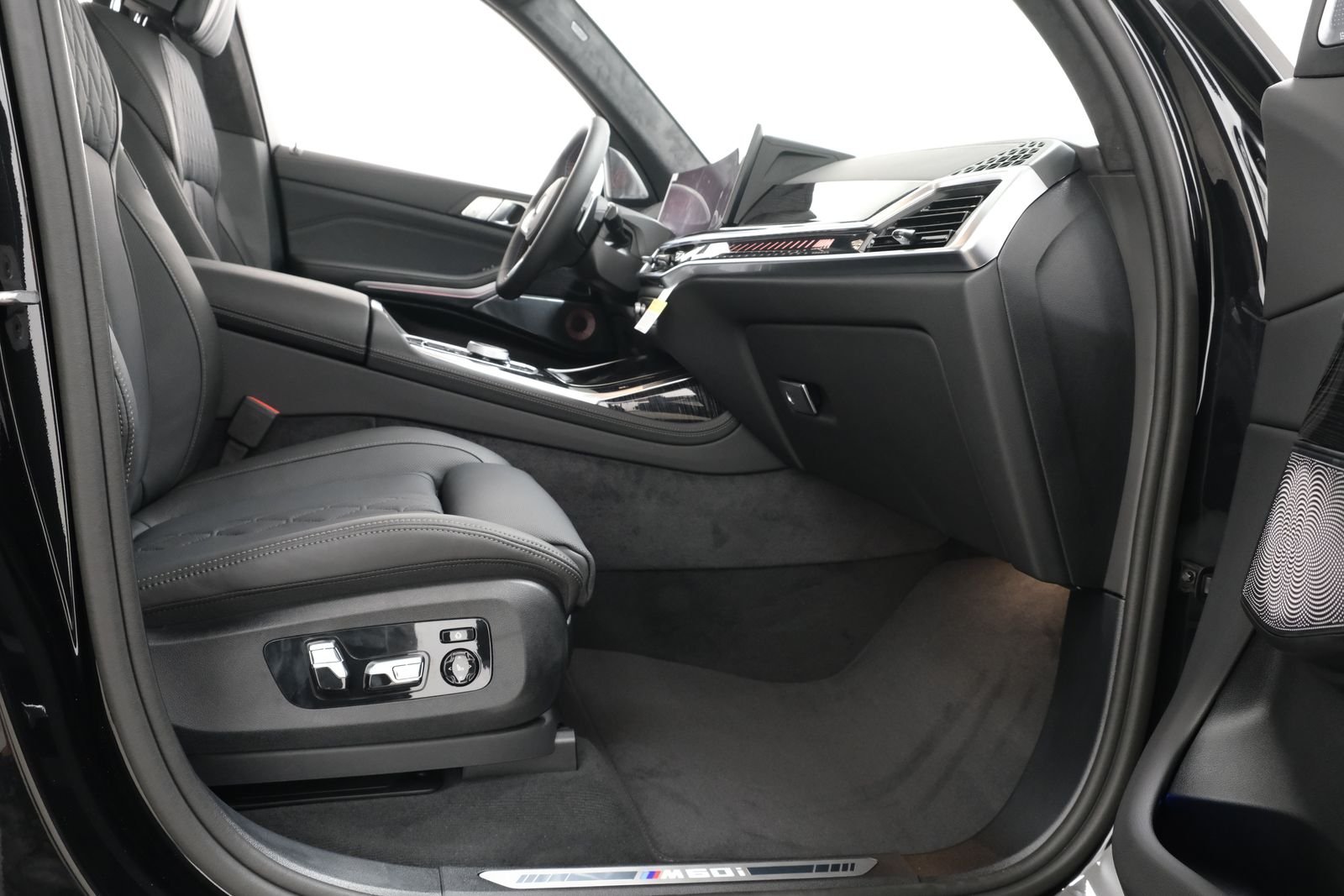 New 2027 Black Sapphire Metallic BMW M60i image 44