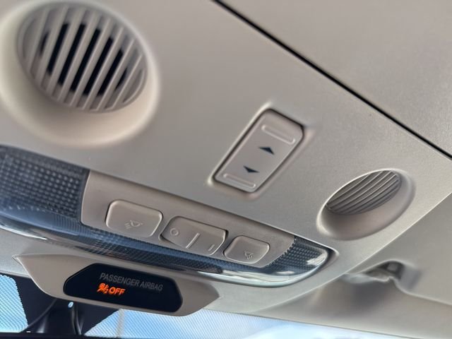 Used 2021 Blue Ford SE image 17