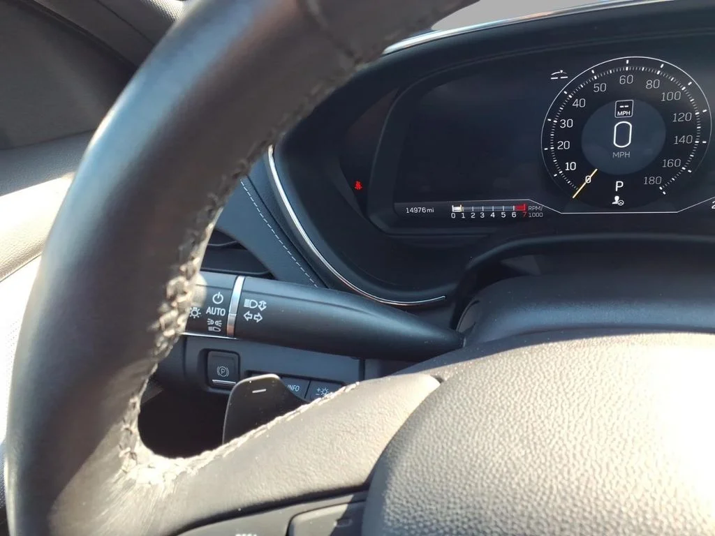 Used 2023 Silver Cadillac Premium Luxury image 25