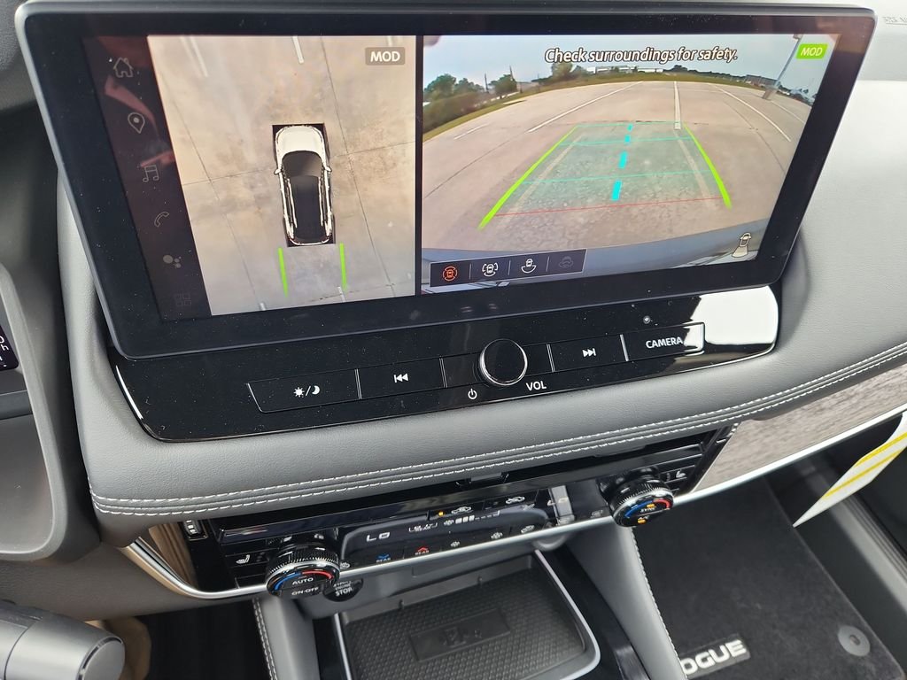 New 2026 Boulder Gray Pearl / Super Black Two-tone Nissan Platinum AWD image 18