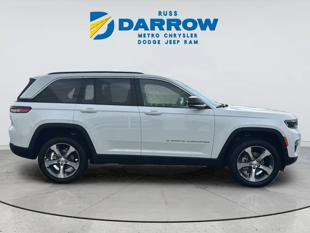 New 2025 Bright White Clear-Coat Exterior Paint Jeep Limited image 6