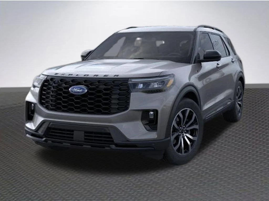 New 2026 Carbonized Gray Metallic Ford ST-Line image 2