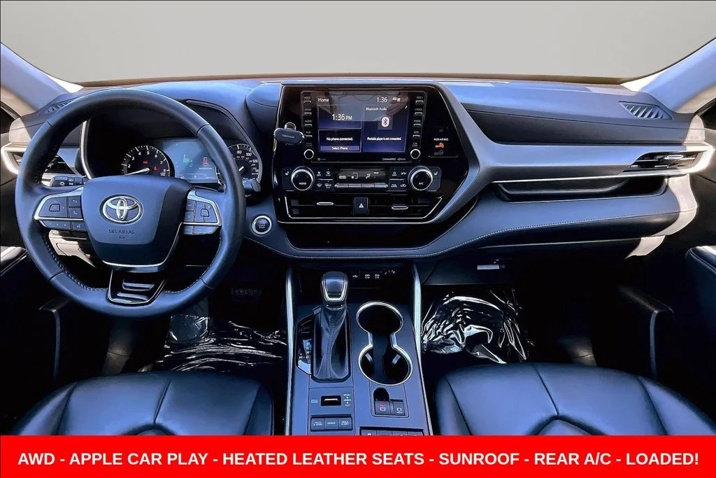 Used 2021 Silver Toyota XLE image 7