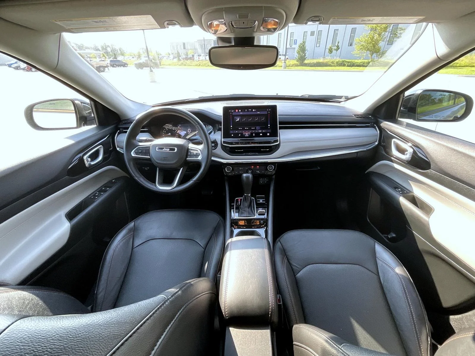 Used 2022 Silver Jeep Limited image 15